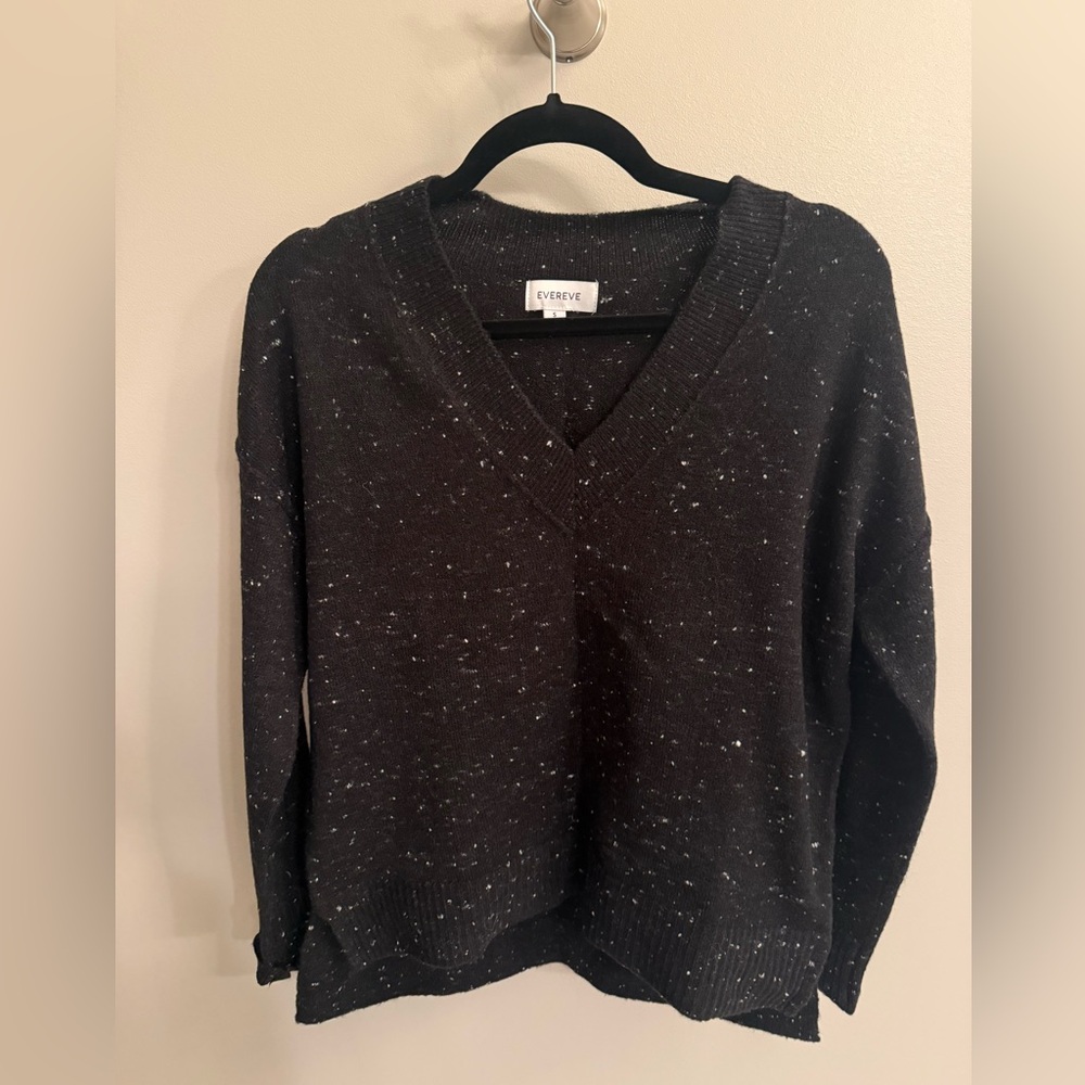 Evereve Black Speckled V-Neck Sweater